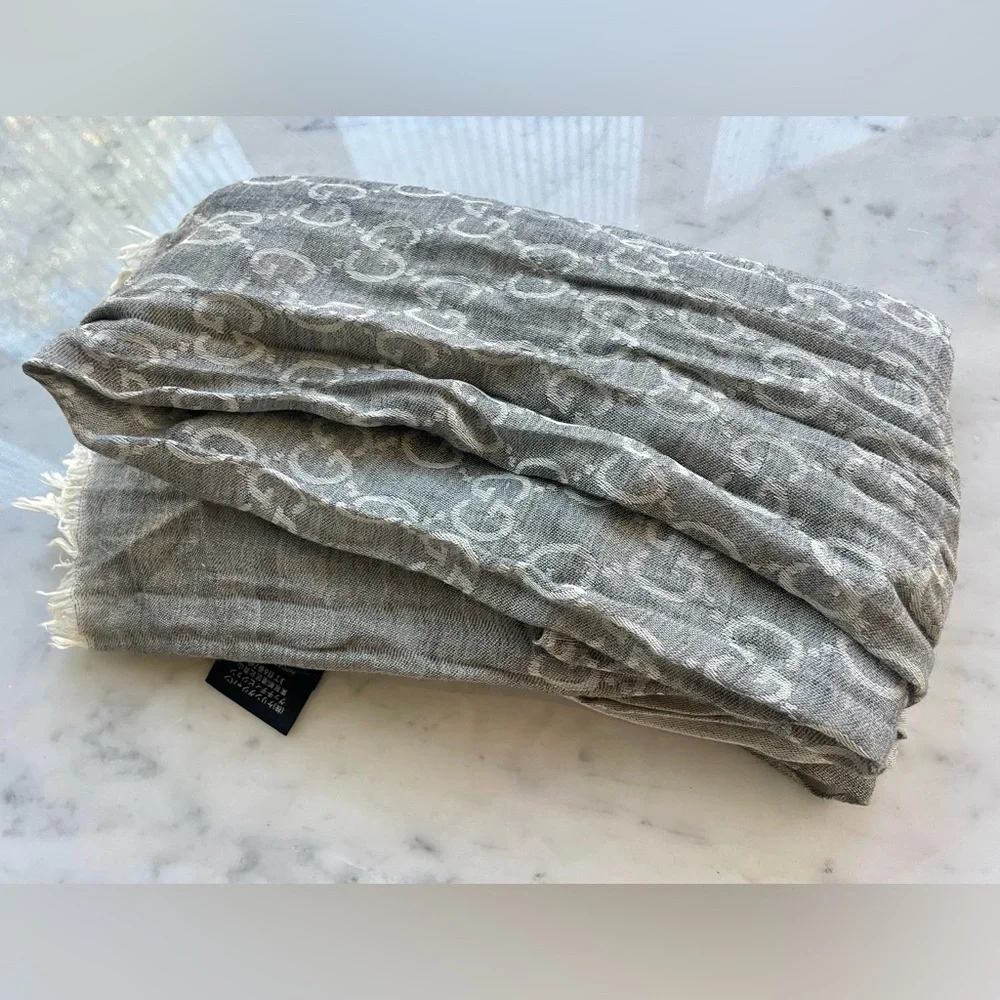 Gucci GG Lightweight wool/silk blend scarf, fringe, grey with white GGs, L, EUC - Picture 11 of 16
